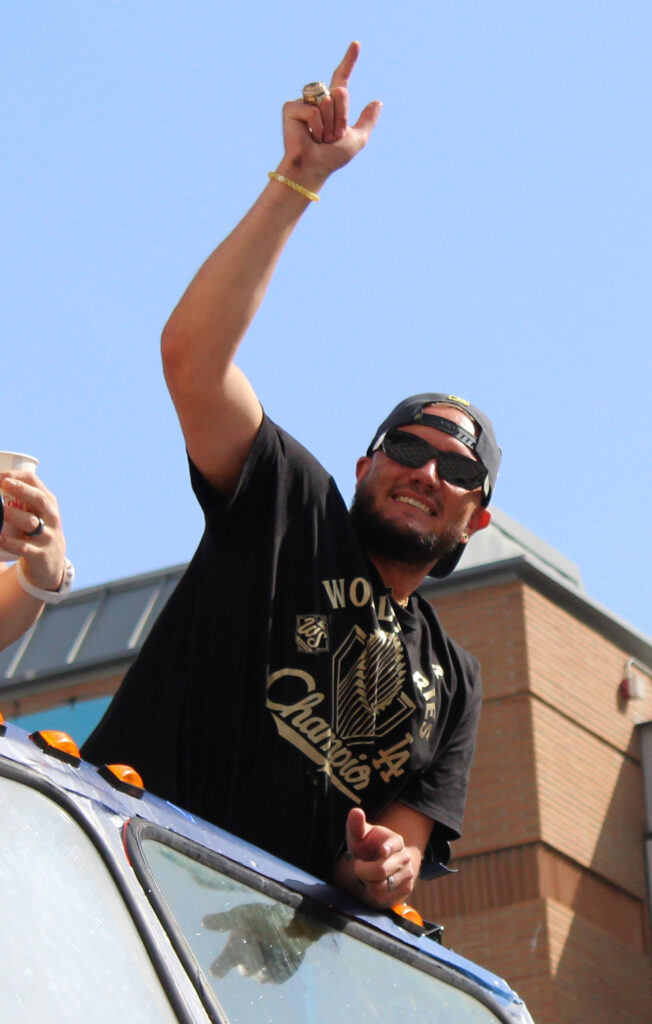 Miguel Rojas celebrates during the Los Angeles Dodgers' 2025 World Series championship parade. Photo: Reunion/Wikimedia Commons, CC BY 4.0.